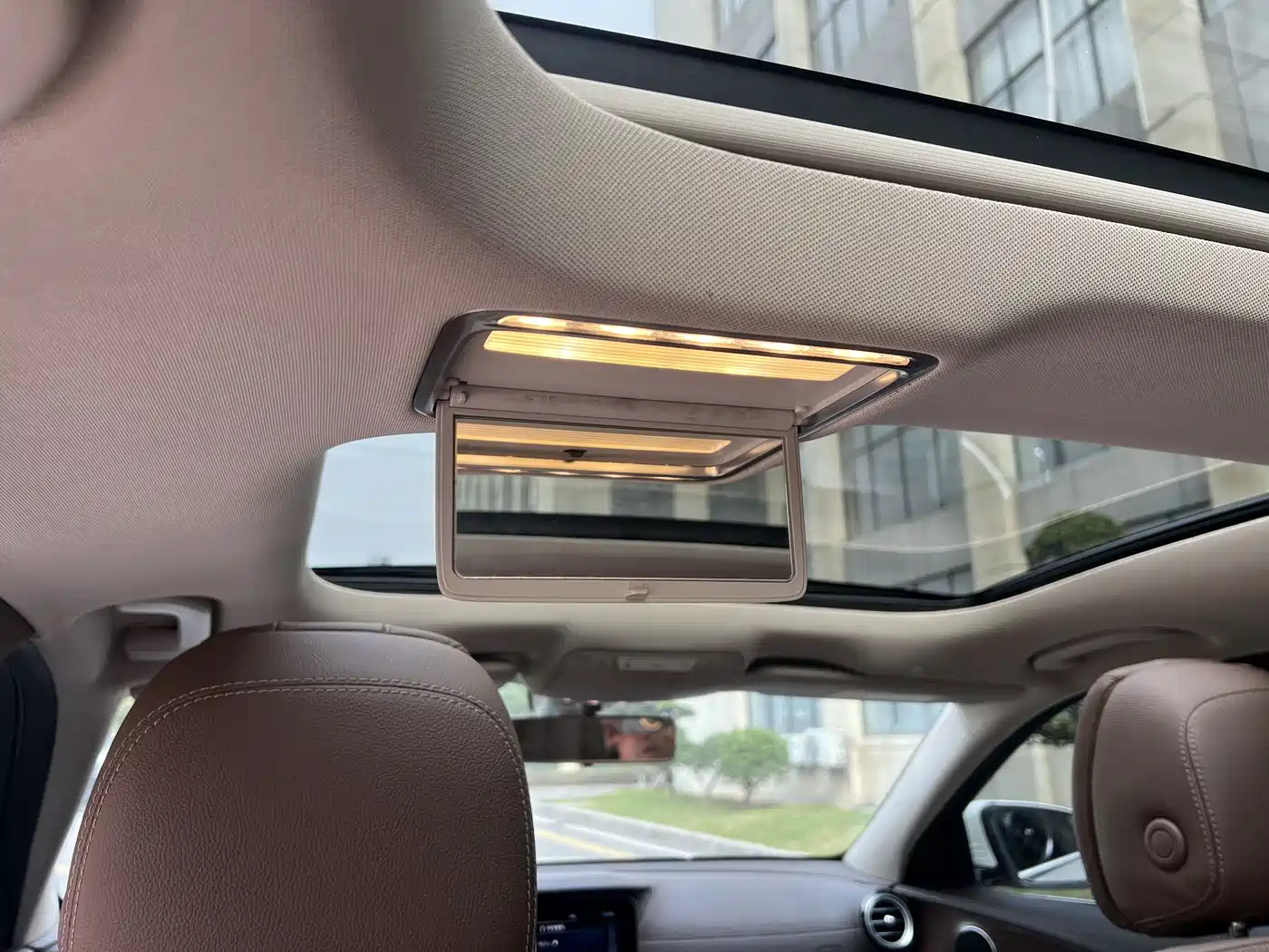 Mercedes-Benz E-Class 2019 E 260 L фото 12