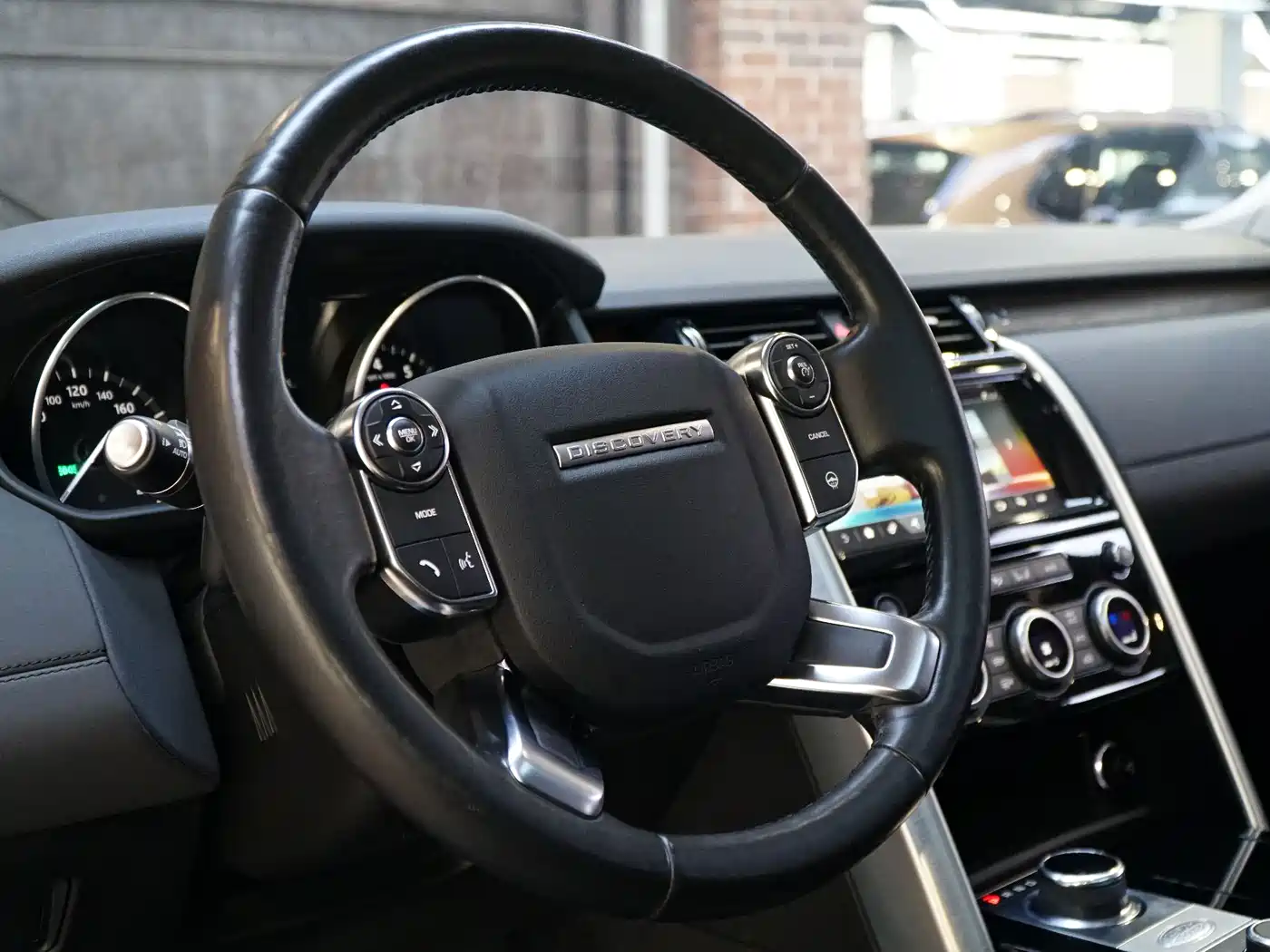 Land Rover Discovery 2017 3.0 SC V6 HSE фото 20