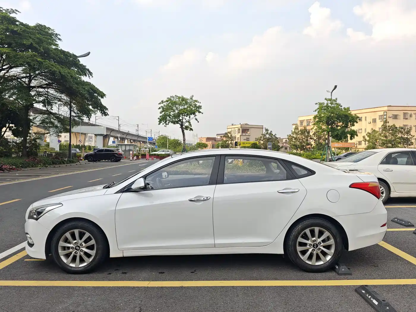 Hyundai Mistra 2016 1.8L Automatic Smart GLS фото 4