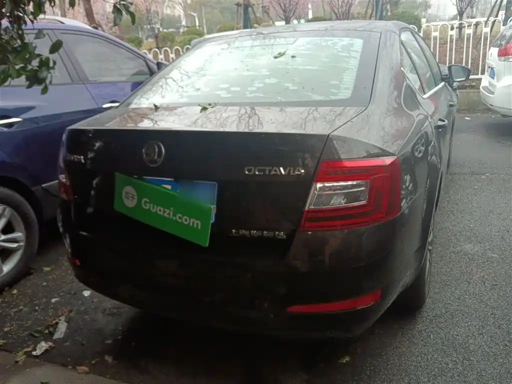 Škoda Octavia 2017 Classic 1.6L Automatic Comfort фото 4