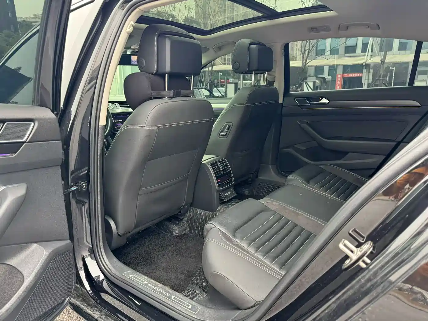 Volkswagen Magotan 2020 330TSI DSG Leading фото 8