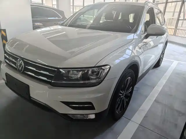 Volkswagen Tiguan L 330TSI, Автомат, моноприводный, Комфорт