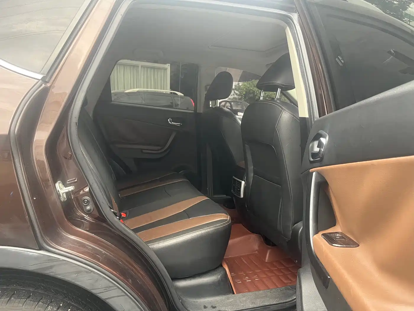 GAC Trumpchi Trumpchi GS5 Super 2015 2015 1.8T Automatic 2WD Luxury Navigation Edition