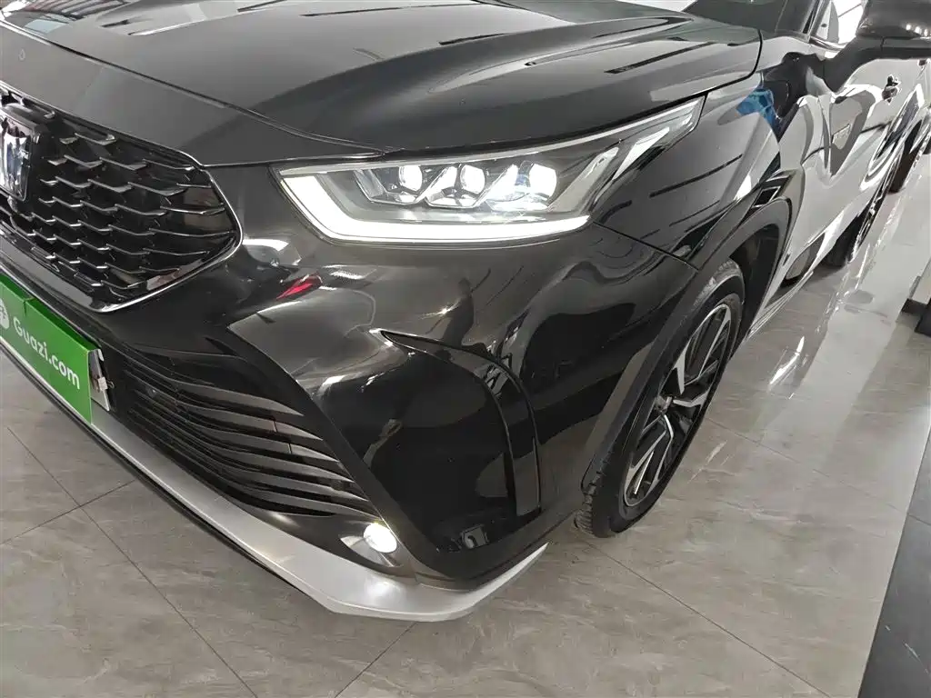 Toyota Crown Kluger 2023 2.5L HEV AWD Premium Edition фото 24