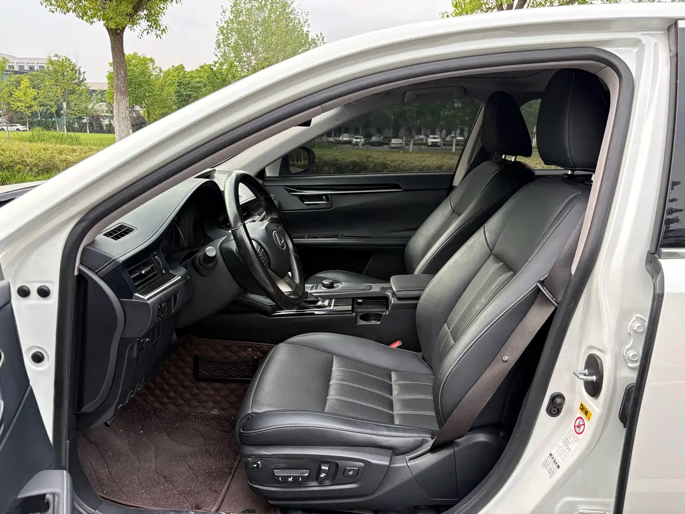 Lexus ES 2015 200 Elite Edition фото 9