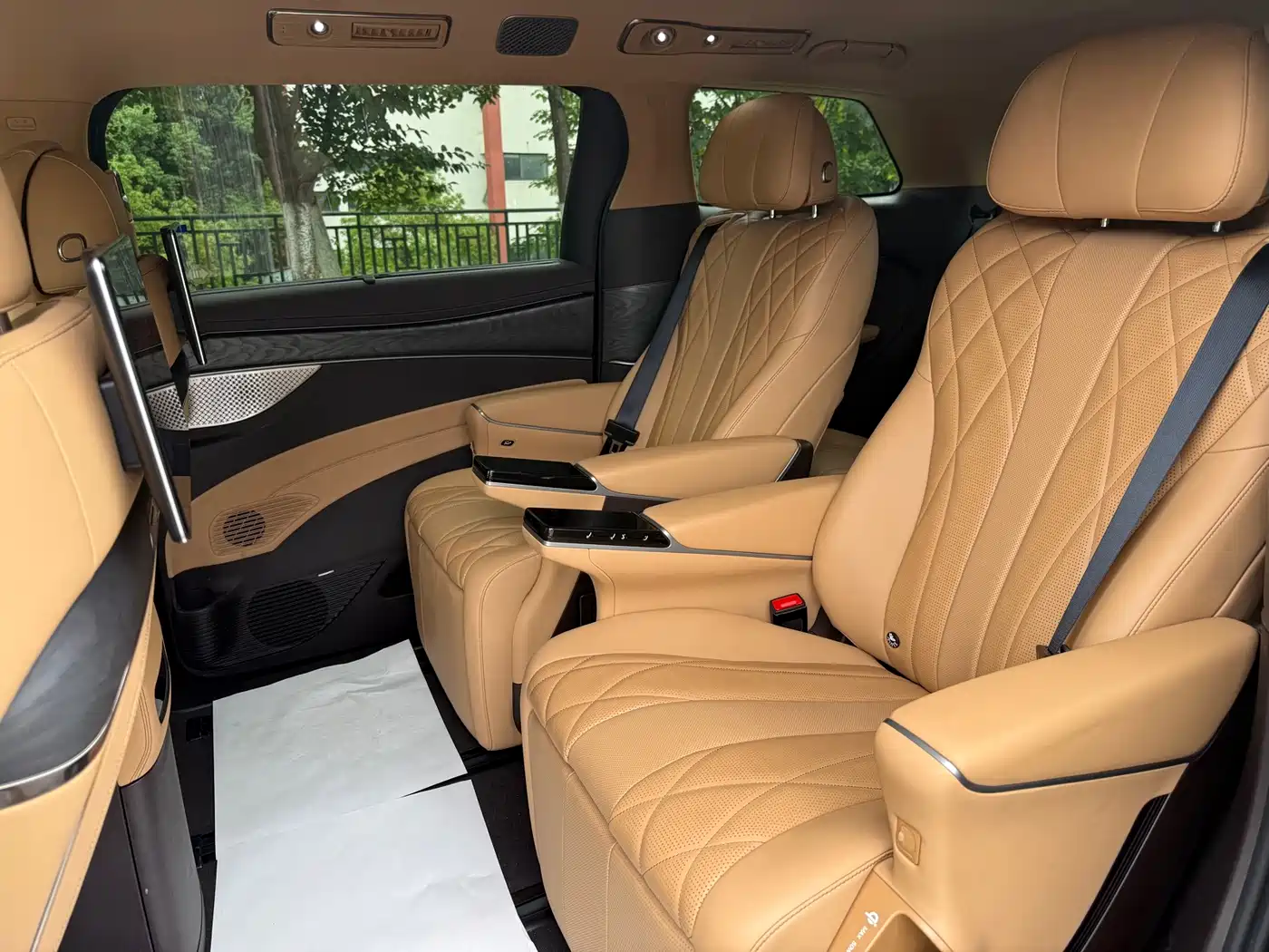 Denza D9 2026 2025 EV Smart Drive Edition 600 AWD Luxury