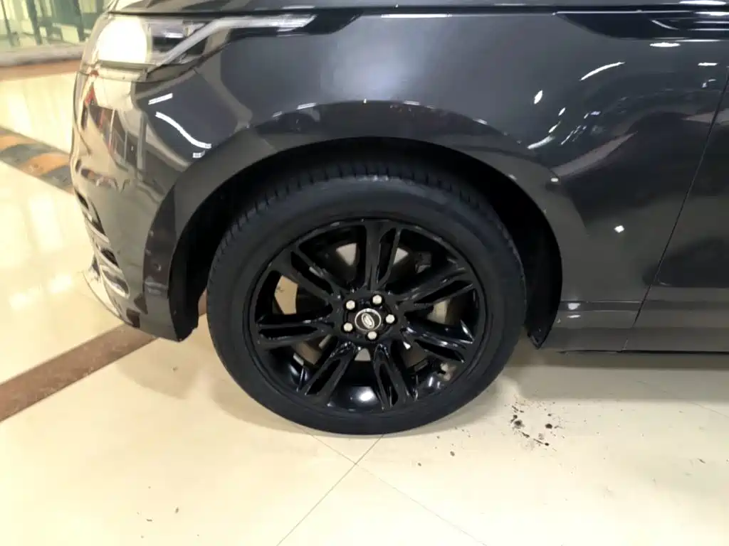 Photo 23 - Land Rover Range Rover Velar