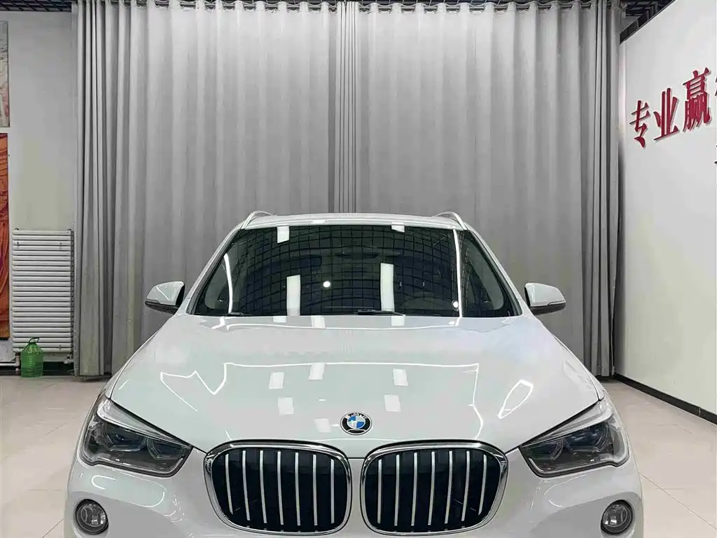 BMW X1 2016 sDrive18Li Premium Model фото 2