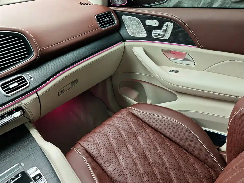 Mercedes-Benz Maybach GLS 2025 GLS 600 4MATIC Polar Night Edition фото 17