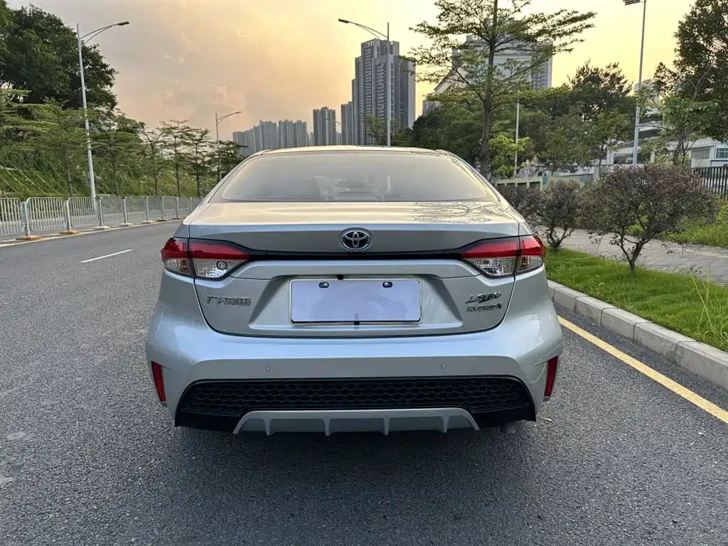 Toyota Levin 2021 Dual Engine 1.8H E-CVT Sport фото 3