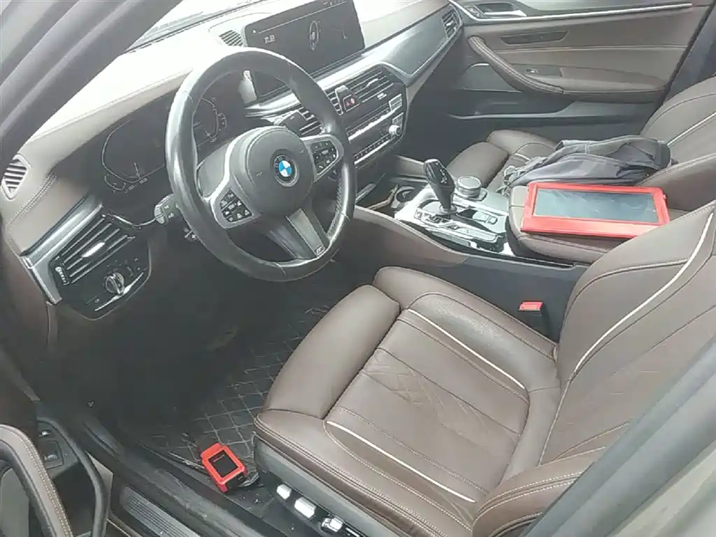 BMW 5 Series New Energy 2021 535Le Pioneer Edition M Sport Package фото 15