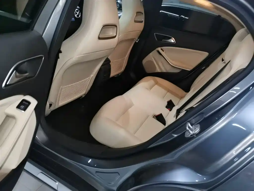 Mercedes-Benz GLA 2017 GLA 220 4MATIC Fashion фото 17