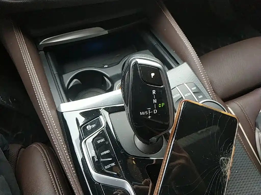 BMW 5 Series New Energy 2021 535Le Pioneer Edition M Sport Package фото 14