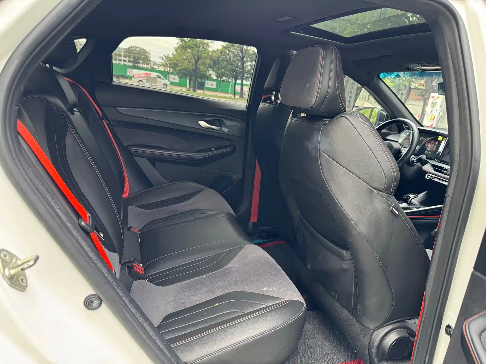 Фото 6 - Geely Binrui