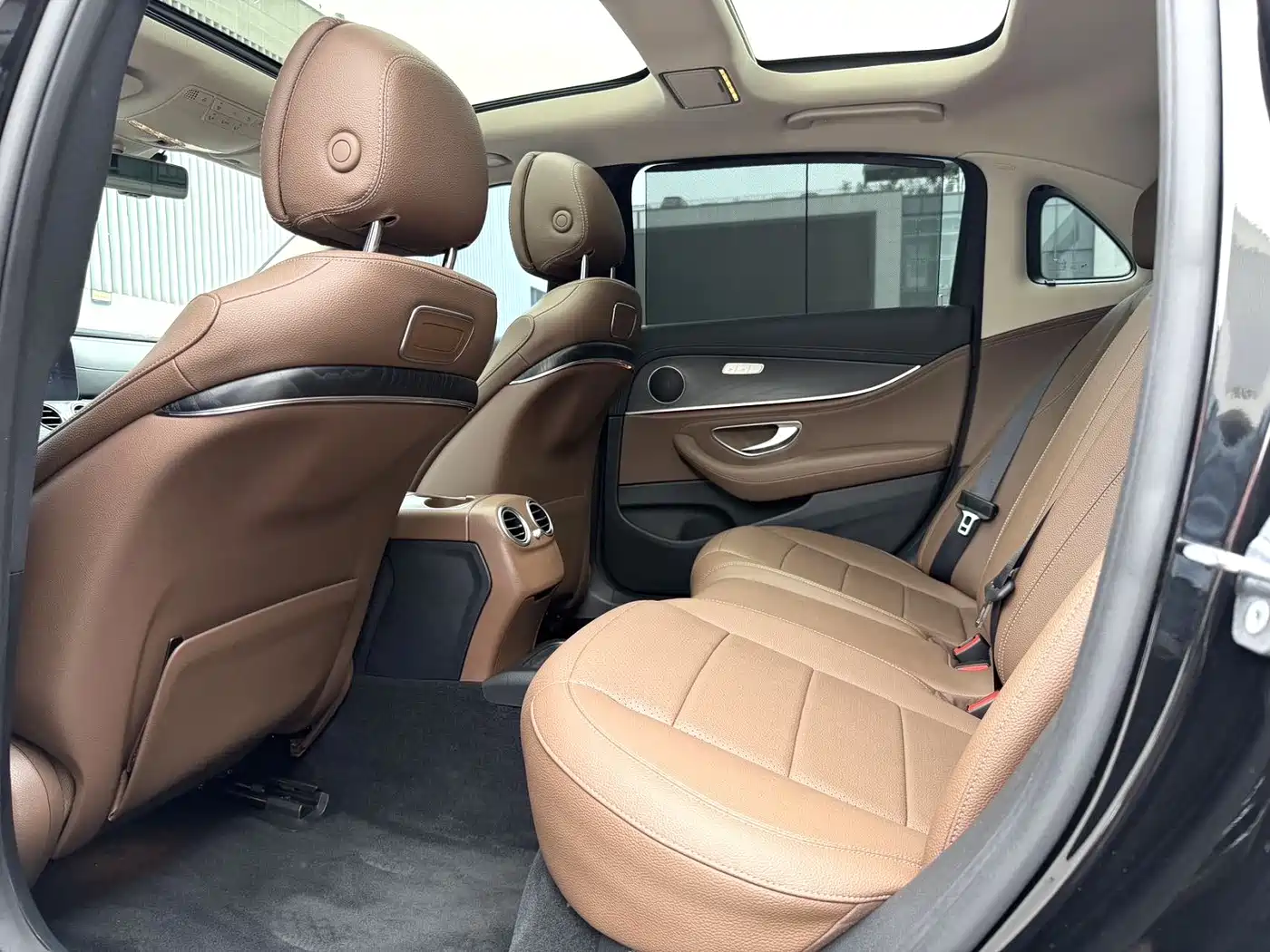 Mercedes-Benz E-Class 2017 E 300 L Sport Luxury фото 10