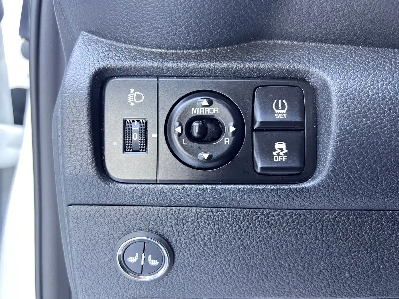 Kia Pegas 2024 2020 1.4L Auto Comfort Sunroof Version