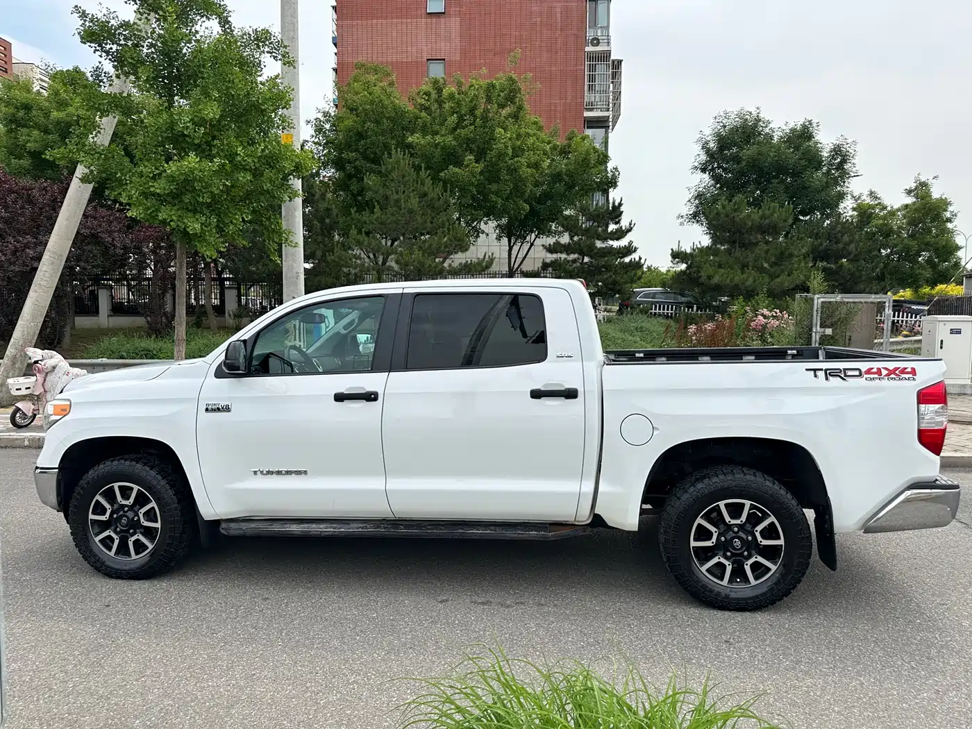 Toyota Tundra 2014 5.7L 1794 Edition фото 7