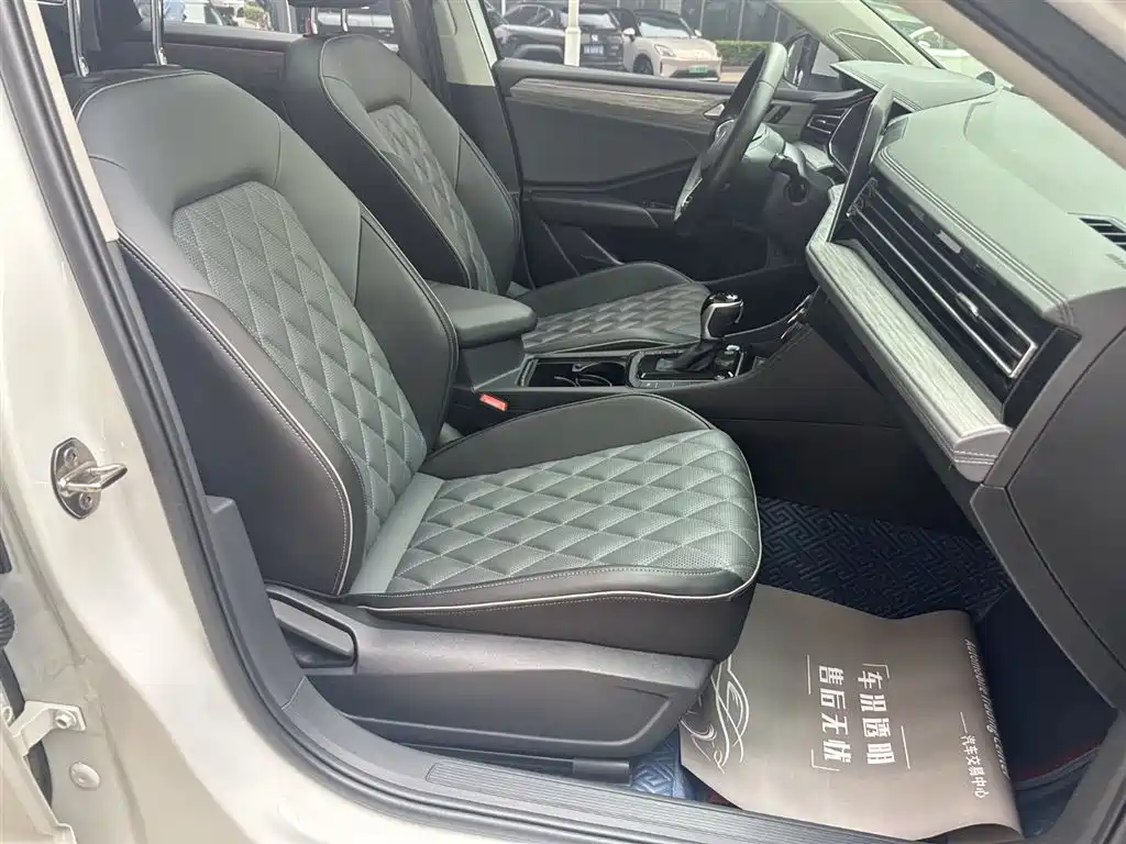 Volkswagen Sagitar 2023 300TSI DSG Surpassing Edition фото 11