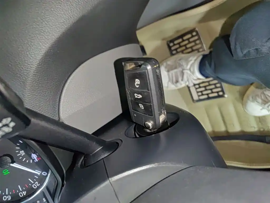 Škoda Octavia 2015 1.6L Automatic逸杰版 фото 9
