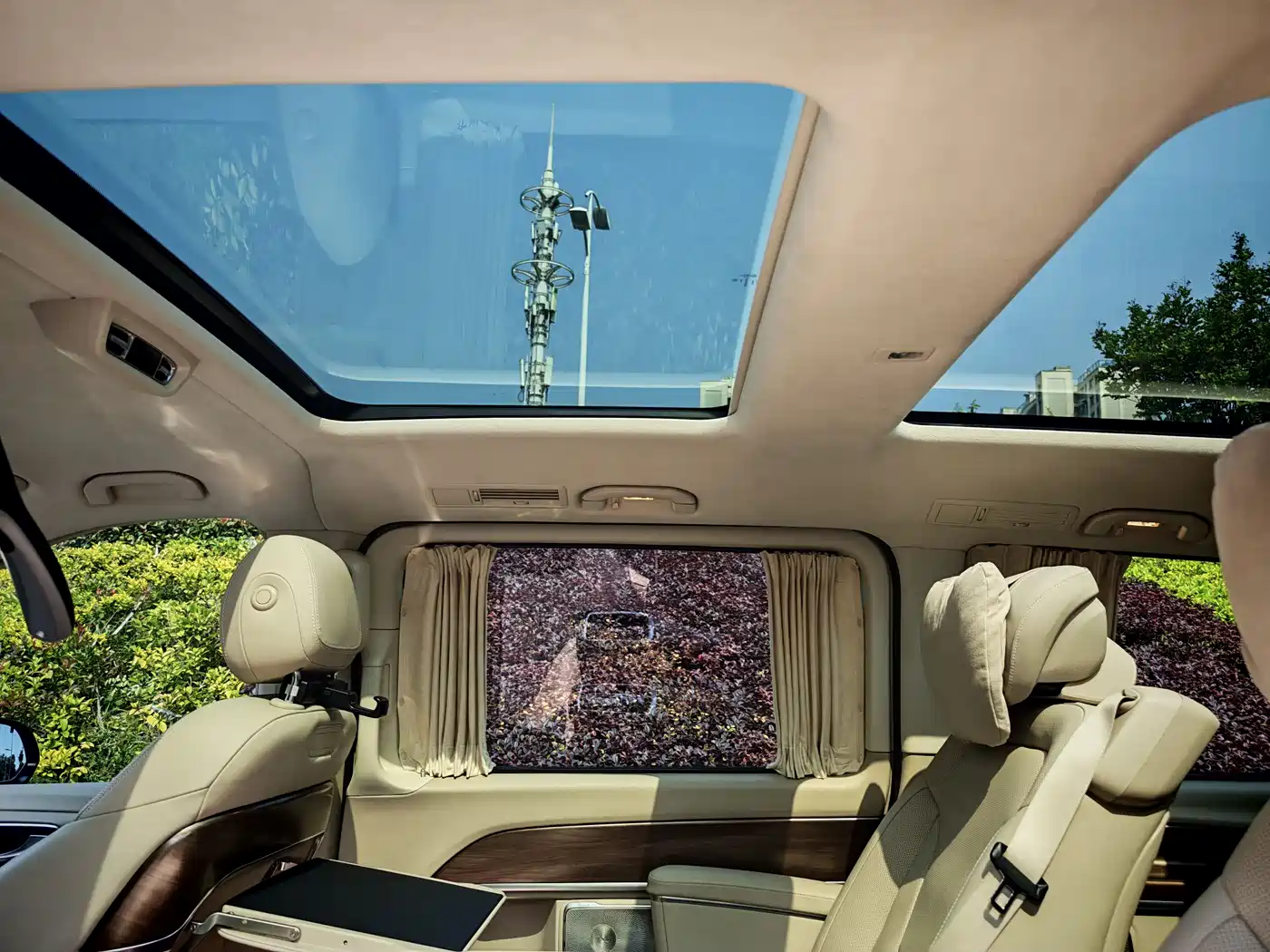 Mercedes-Benz V-Class 2022 V 260 L Long Wheelbase Luxury Edition фото 8