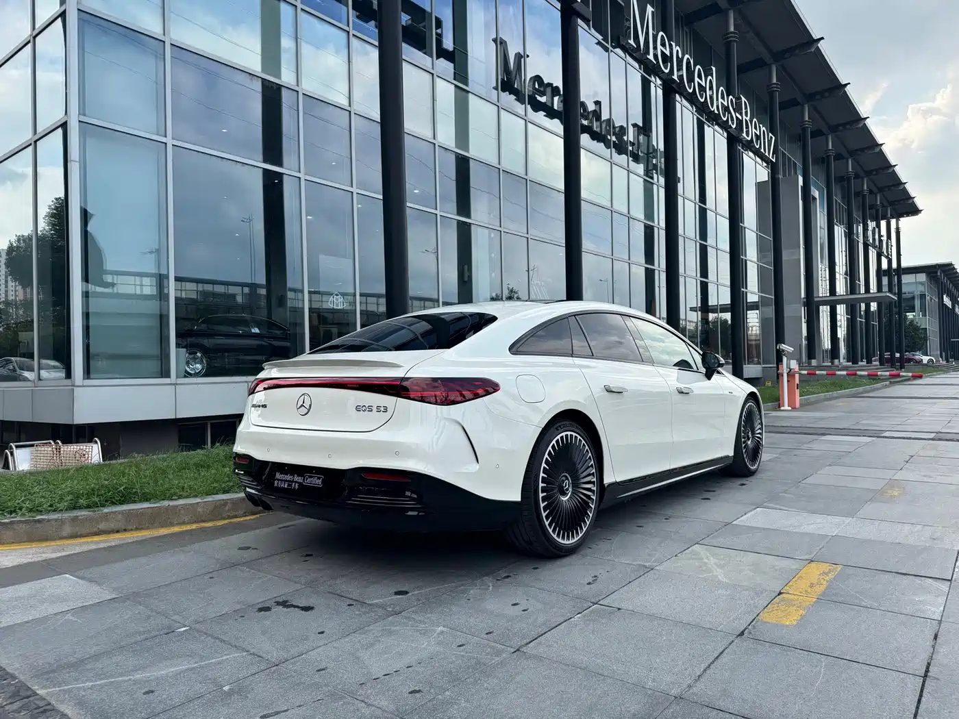 MERCEDES-BENZ EQS AMG