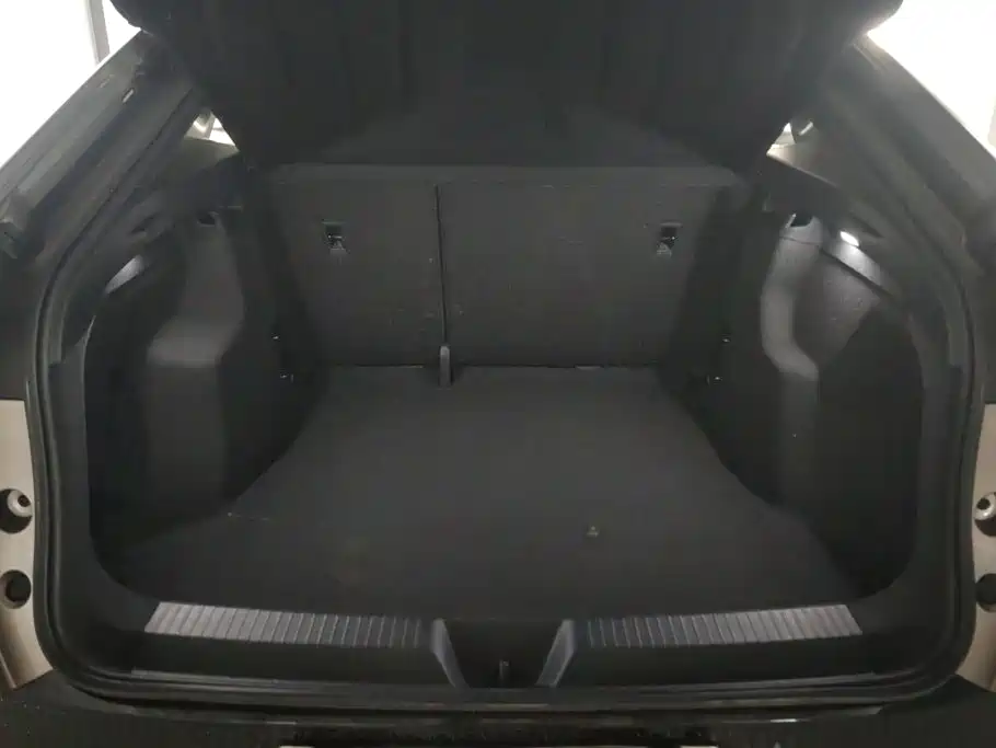 Volkswagen Unique 06 2025 2025 Pure
