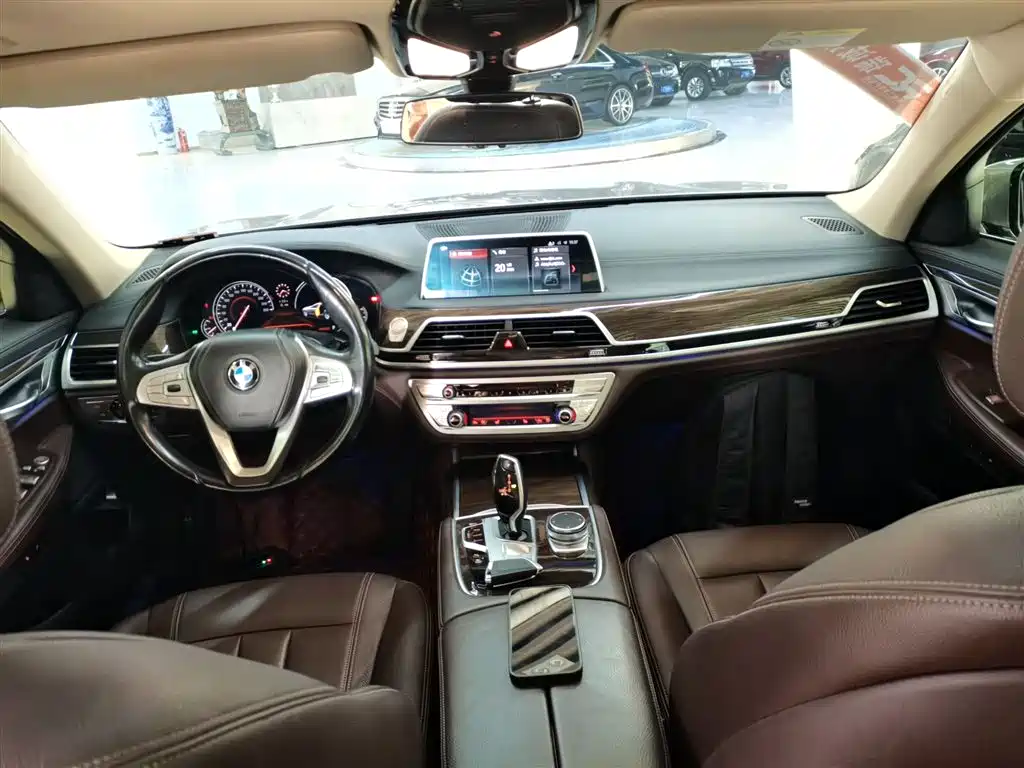 BMW 7 Series 2018 730Li Leading Type Excellence Package фото 6