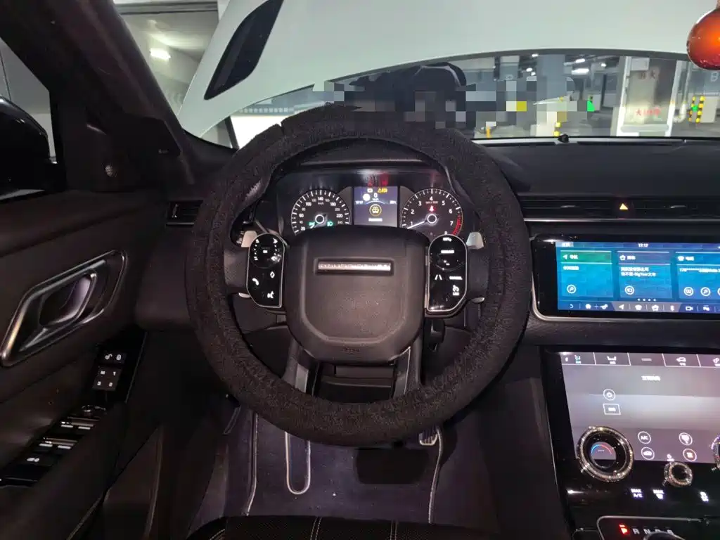 Фото 12 - Land Rover Range Rover Velar