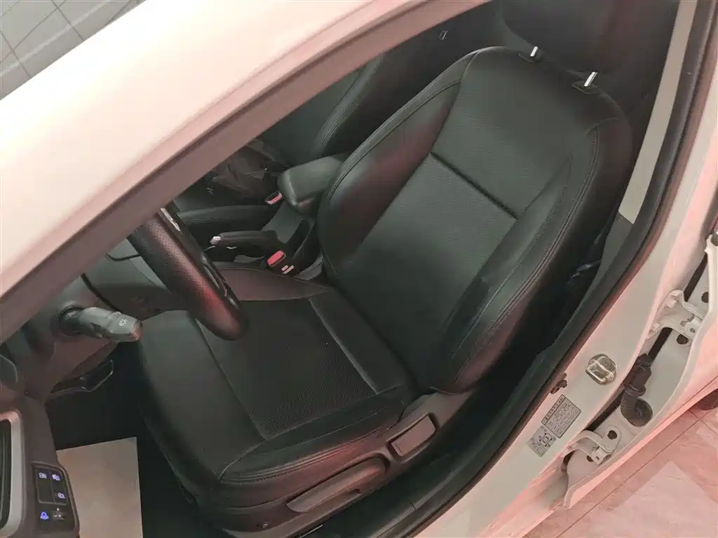 Hyundai Verna 2020 1.4L CVT GLS Cool Edition фото 15