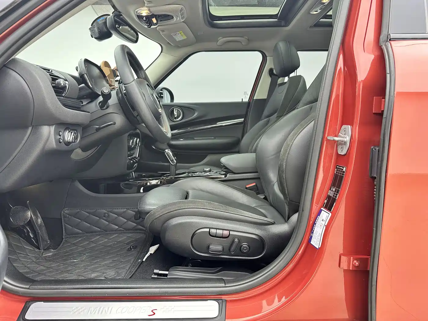 Фото 6 - MINI CLUBMAN