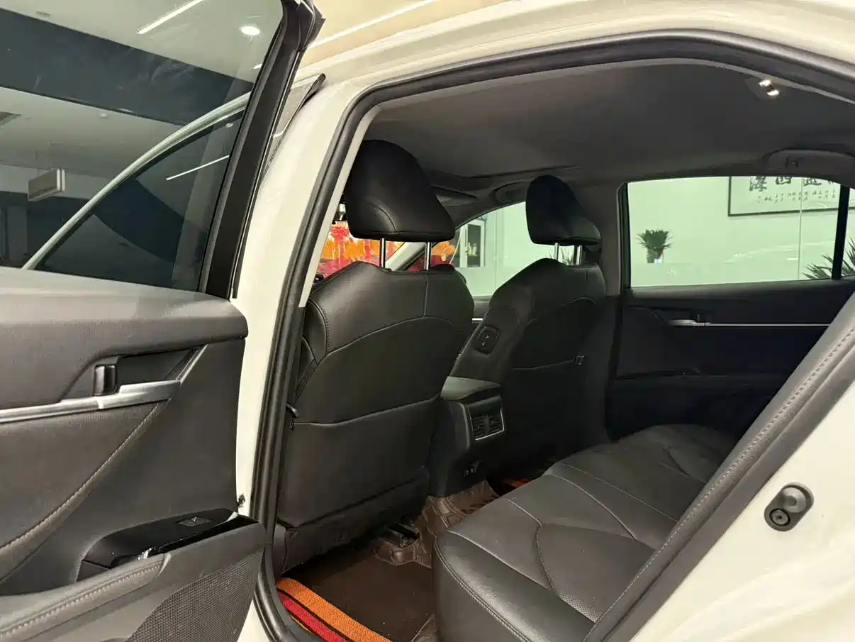 Toyota Camry 2021 2.0G Luxury Edition фото 10