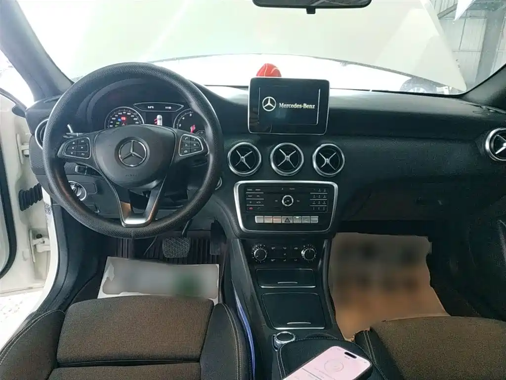 Mercedes-Benz A-Class (Import) 2017 Facelift A 200 Dynamic фото 10