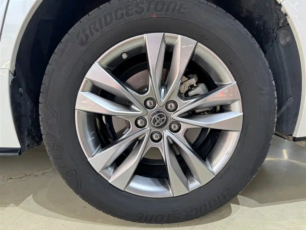 Toyota Sienna 2021 2.5L Hybrid Ultimate Edition фото 23