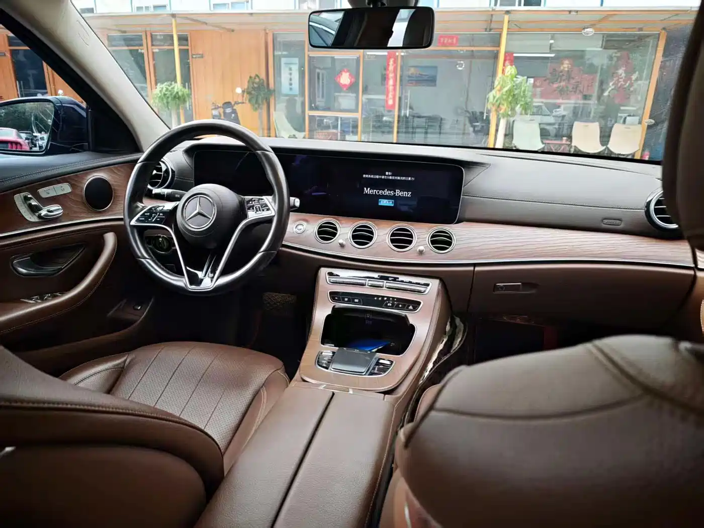 MERCEDES-BENZ E CLASS