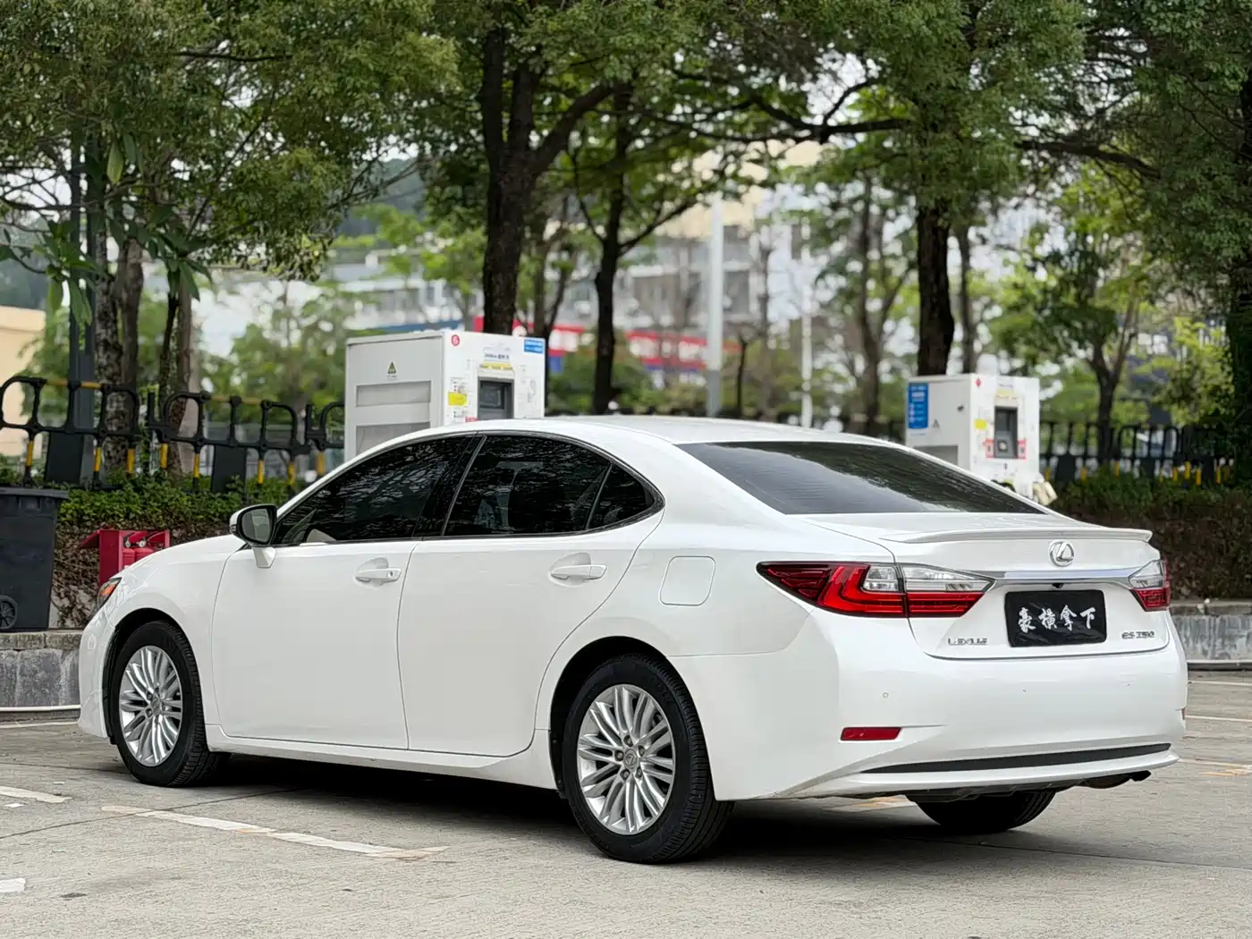 Lexus ES 2015 200 Elite Edition фото 9