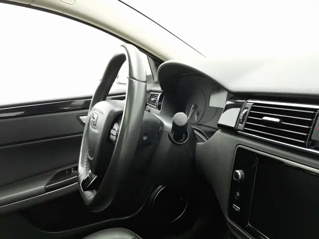Qoros 3 2017 2016 Sedan 1.6T Automatic Zhizhen