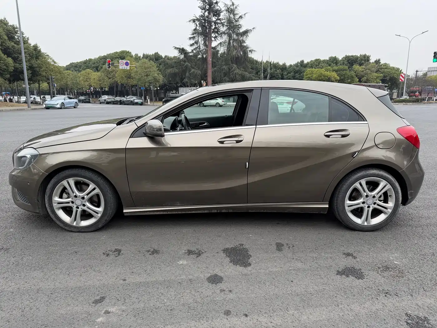 Mercedes-Benz A-Class (Import) 2013 A 200 Urban фото 4