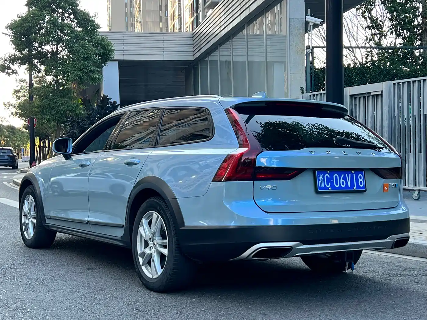 Volvo V90 2018 2017 Cross Country T5 AWD Smart Edition
