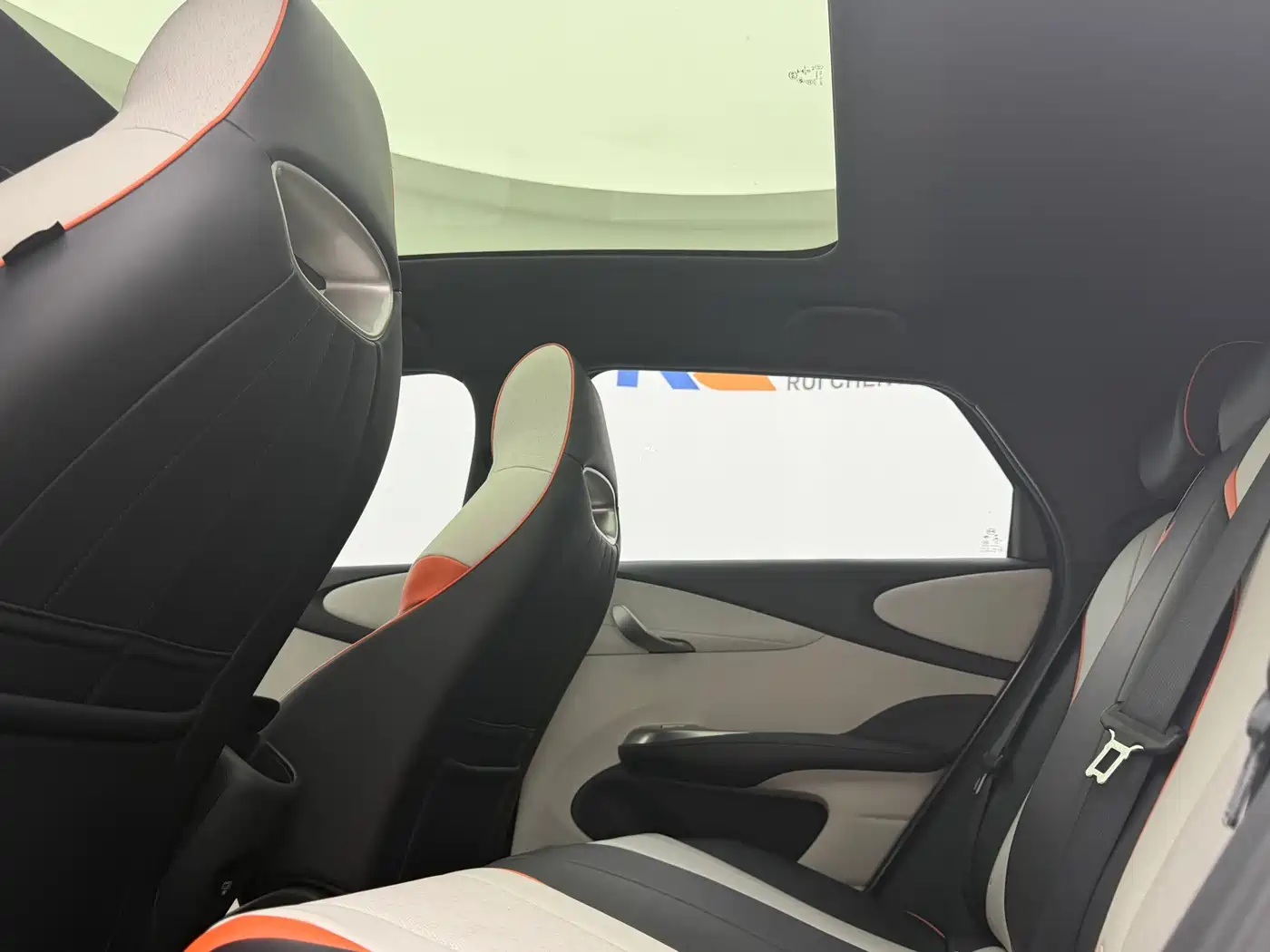 BYD Dolphin 2022 2021 Model 405km Fashion Edition