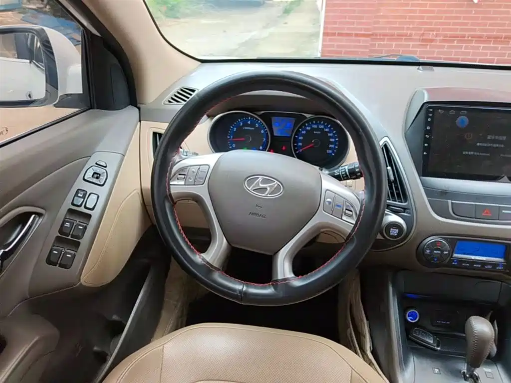 Hyundai Beijing Hyundai ix35 2015 2.0L Automatic 2WD Smart Type China IV фото 11