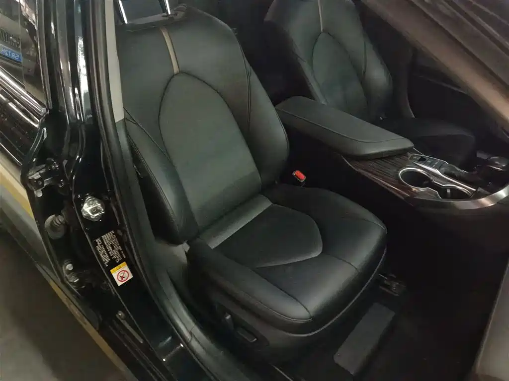 Toyota Camry 2018 2.5G Luxury Edition фото 20