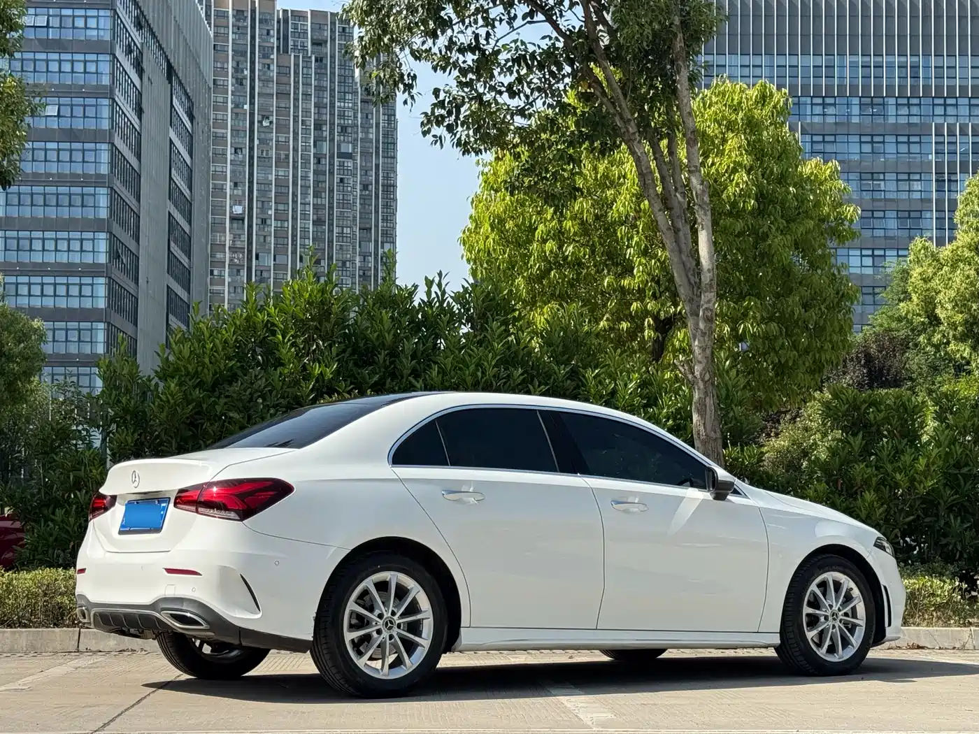 Mercedes-Benz A-Class 2020 A 200 L Sport Sedan фото 5