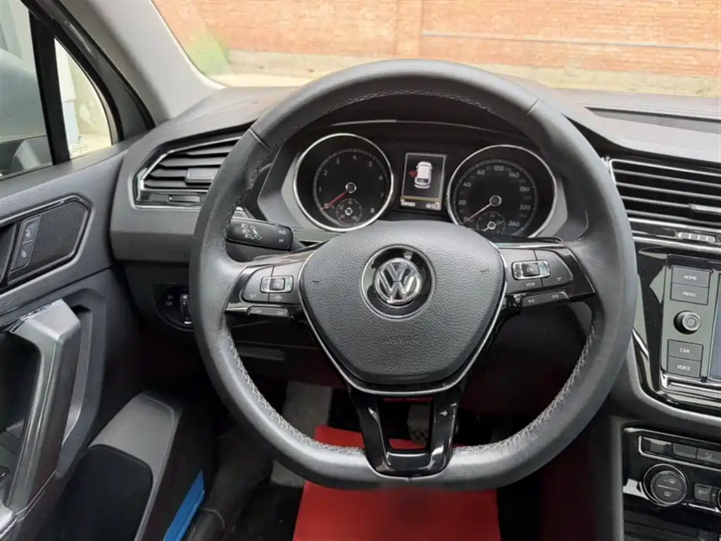 Volkswagen Tiguan L 2019 330TSI Automatic 2WD Panorama Comfort Edition China VI фото 10
