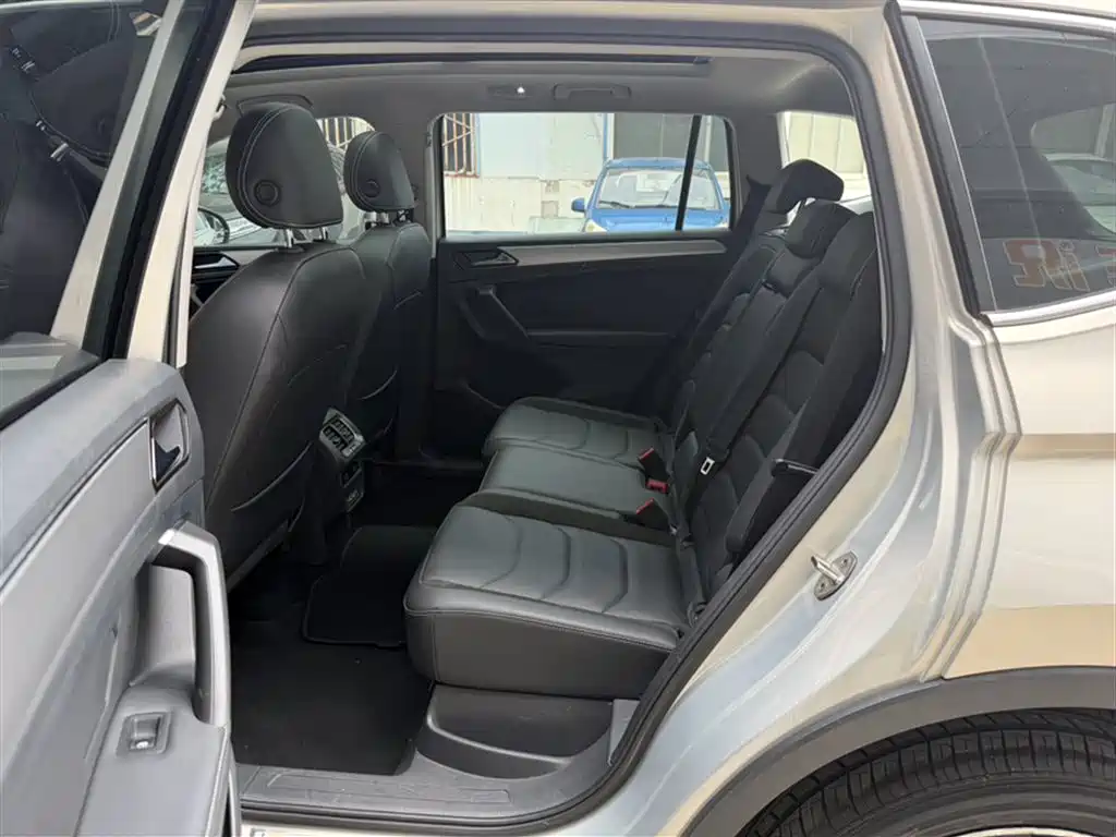 Volkswagen Tiguan L 2019 330TSI Automatic 2WD Panorama Comfort Edition China VI фото 14