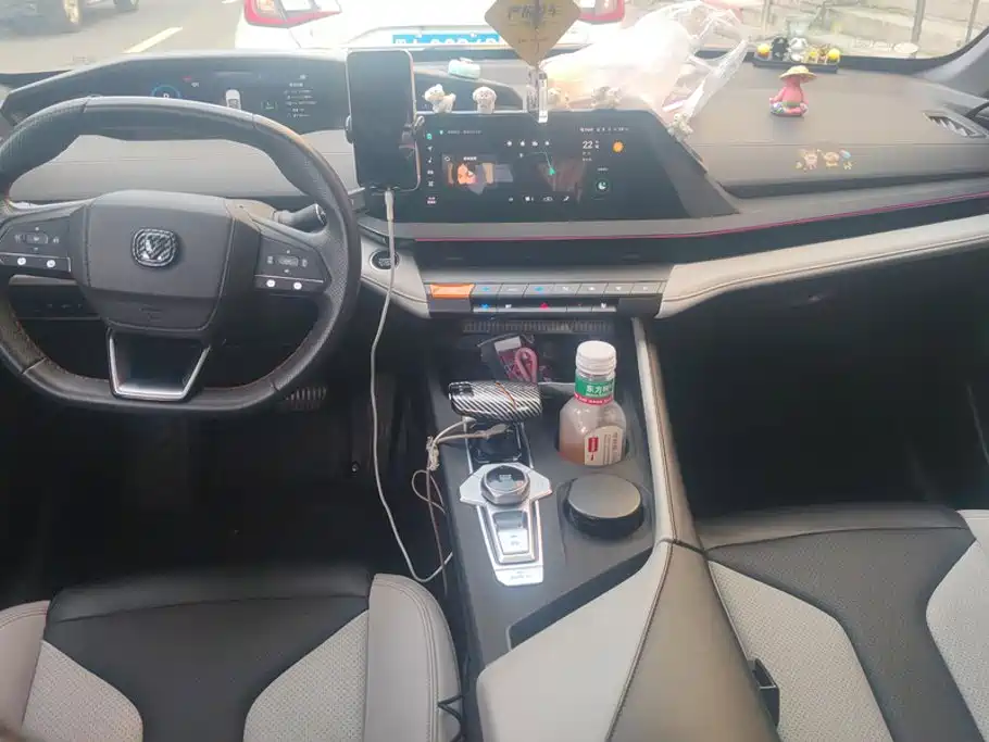 Changan UNI-V iDD 2024 2024 Blue Whale Smart iDD 136km Smart Premium