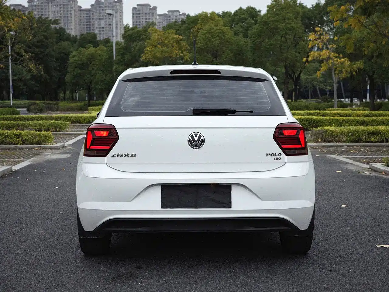 Volkswagen Polo 2019 Plus 1.5L Automatic Panorama Enjoyment Edition фото 8