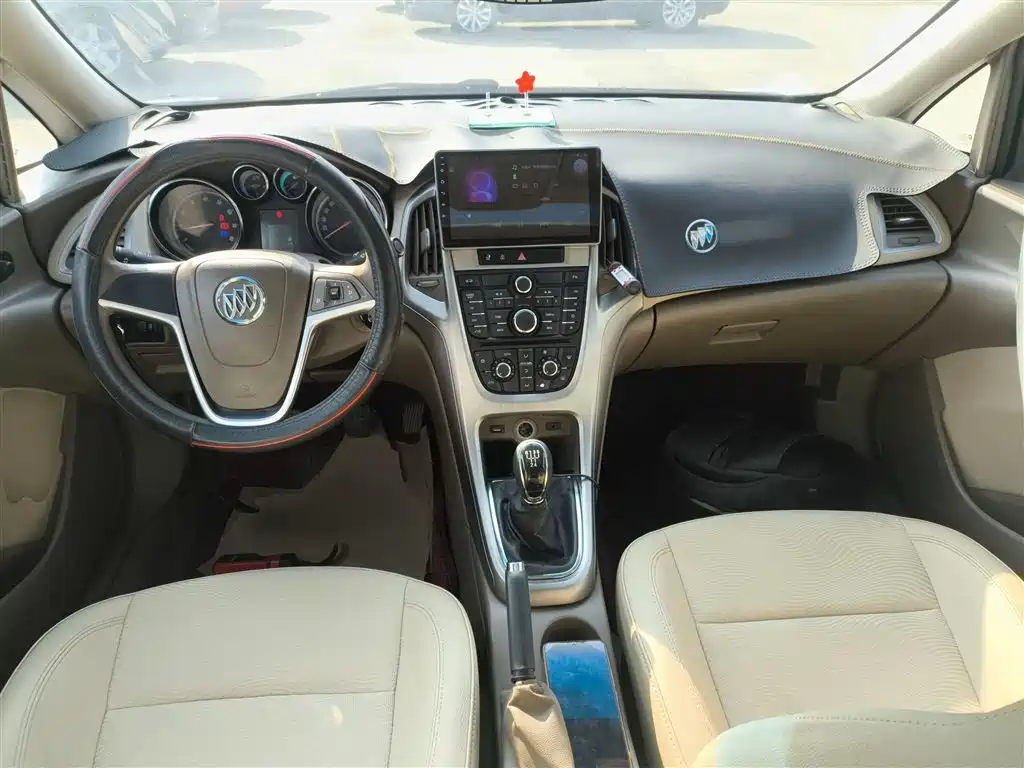 Buick Excelle 2013 Model GT 1.6L Manual Progressive фото 10