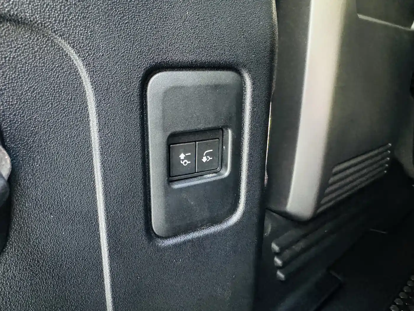 Land Rover Defender 2022 110 P400 X-DYNAMIC HSE фото 17