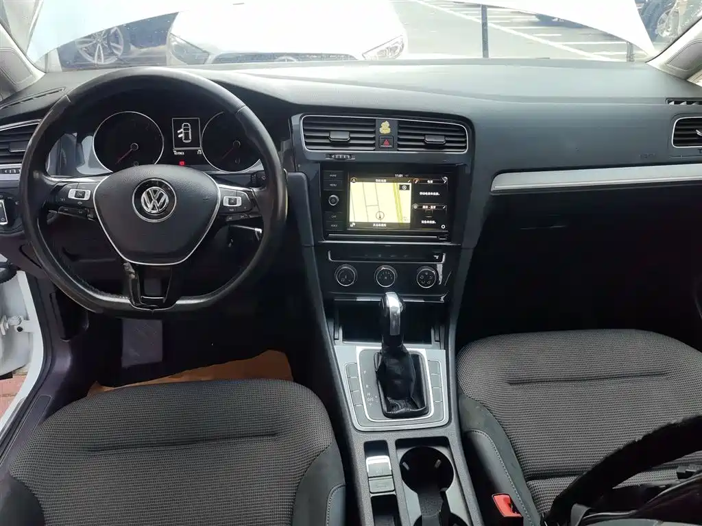 Volkswagen Golf 2019 1.6L Auto Comfort (China V) фото 12