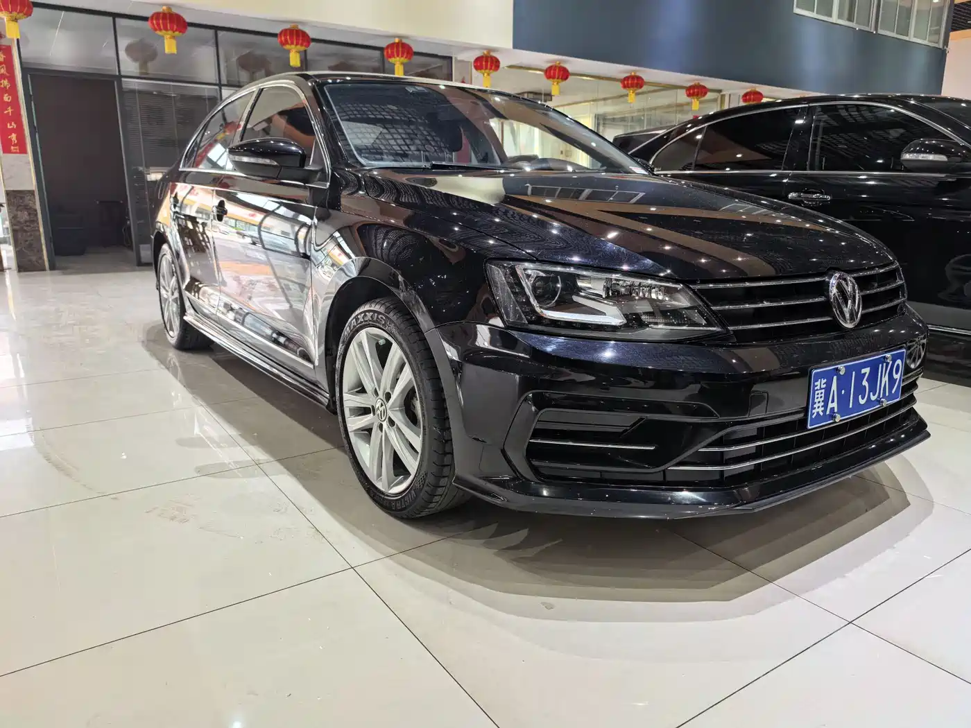 Volkswagen Sagitar 2018 280TSI DSG Spark Edition фото 3